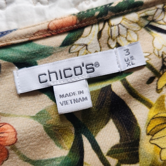 Chico's Floral Top Size 3 XL Honeycomb Pleated Short Sleeve Stretch Rayon Spring - Picture 5 of 9
